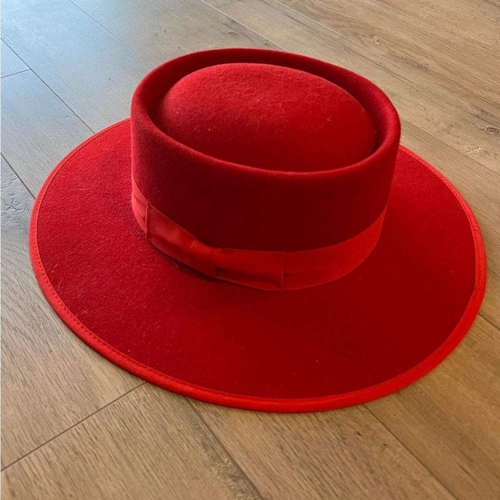 Dressed in LaLa stiff brim hat NWT